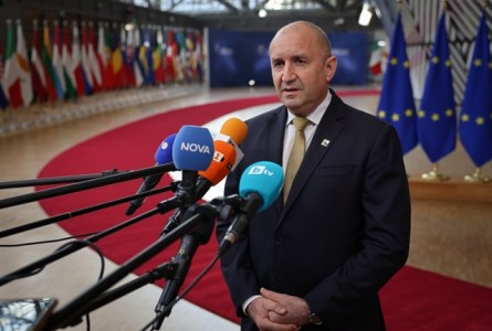 Premierul Bulgariei sparge frontul european și susține acordul Trump-Putin privind motorina rusească